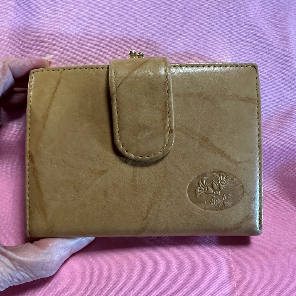 Buxton Brown Leather Wallet Timeless Elegance